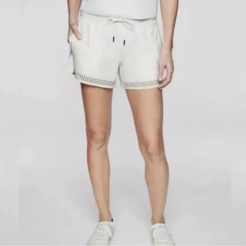 Athleta Baja 2.0 Perforated Laser Cut Pull On Shorts